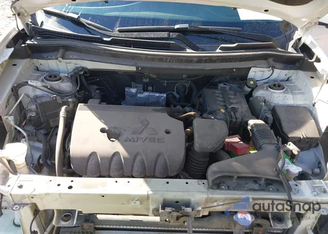 2014 Mitsubishi Outlander Se z USA, uszkodzony, nr VIN JA4AD3A38EZ008377